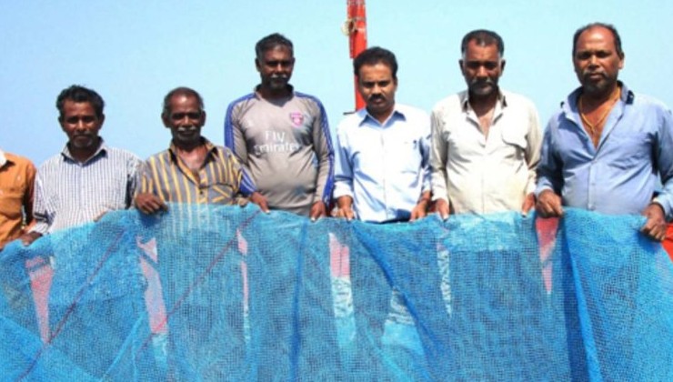 В Индии выловленный из океана пластик применяют для ремонта дорог - «В мире»