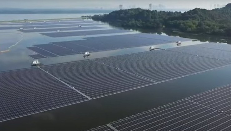 В Сингапуре появилась плавучая солнечная электростанция - «В мире»
