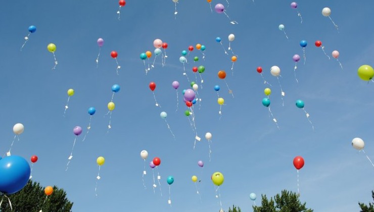 Участников «Марафона желаний» попросили не запускать воздушные шары - «Экология России»