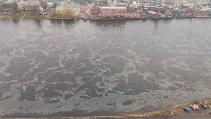 В Неве обнаружены нефтяные пятна - «Экология России»