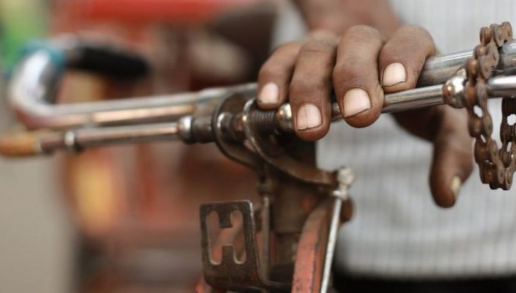 Индийские рикши первыми страдают от грязного воздуха в Дели - «В мире»