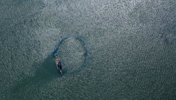 Фотограф из Бангладеш снял пересыхающую реку с высоты птичьего полета - «В мире»