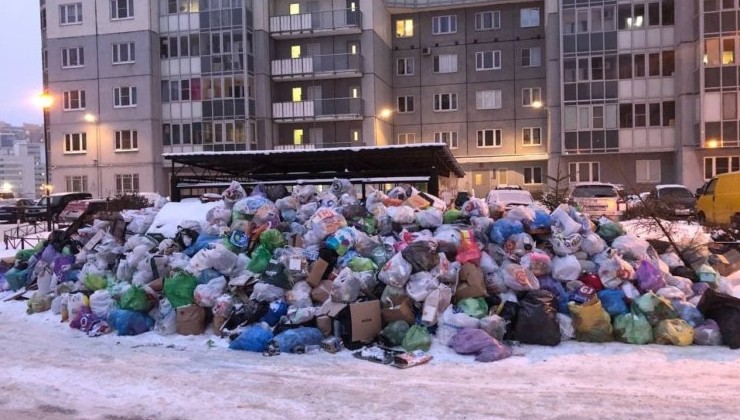 Жители Петербурга жалуются на горы мусора в городе - «Экология России»