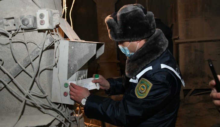 В Казахстане приостановили работу завода из-за вреда экологии - «В мире»