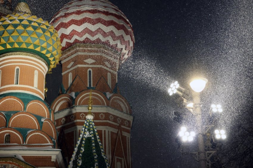 Видео: Москву накрыла весенняя метель - «Экология»