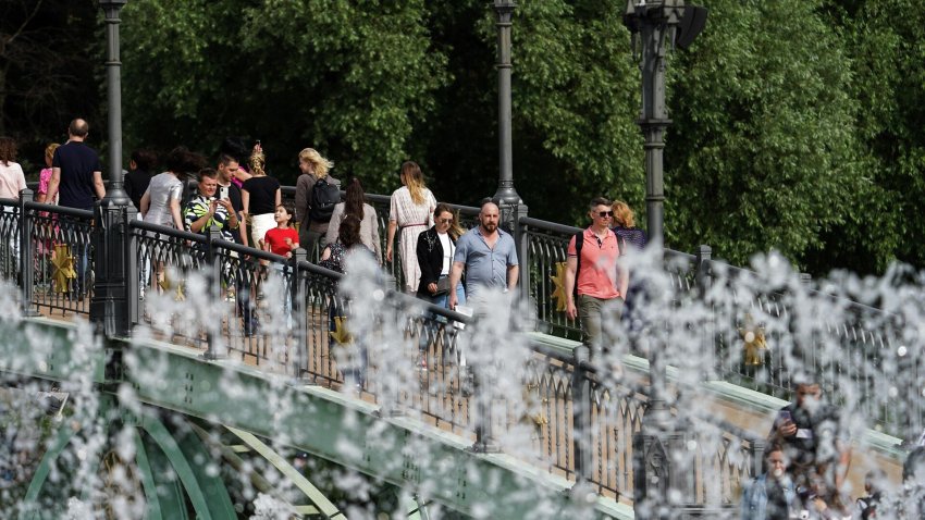 Порядка 90% москвичей живут рядом с парками и скверами - «Экология»