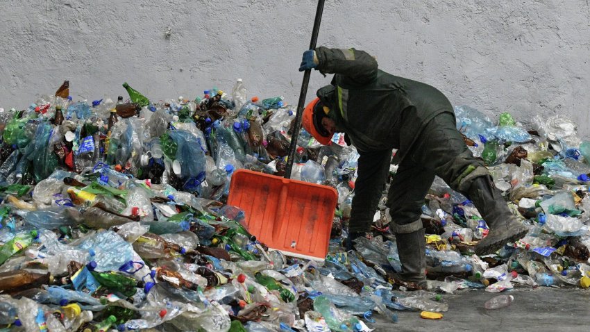 Ученый рассказал, чем опасен пластиковый мусор - «Экология»