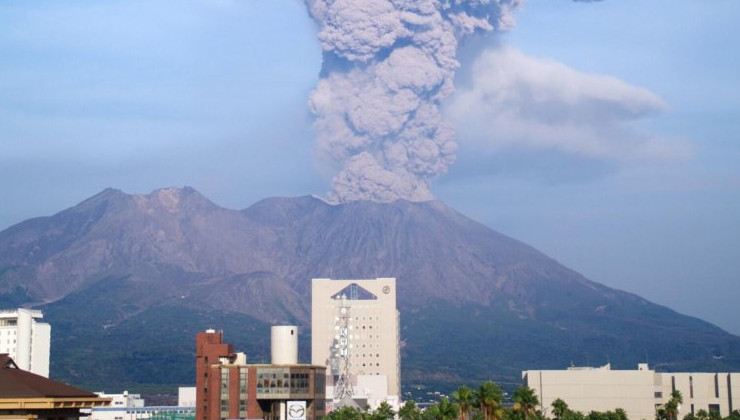 На юго-западе Японии произошло извержение вулкана Сакурадзима - «В мире»