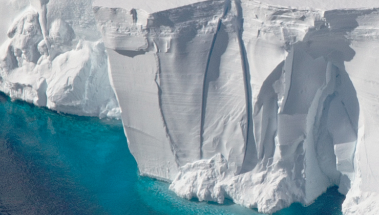 Ледники Антарктиды заставляют друг друга таять быстрее - «В мире»