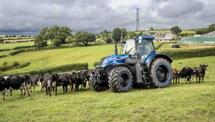 В Великобритании появился первый в мире трактор, работающий на навозе - «В мире»