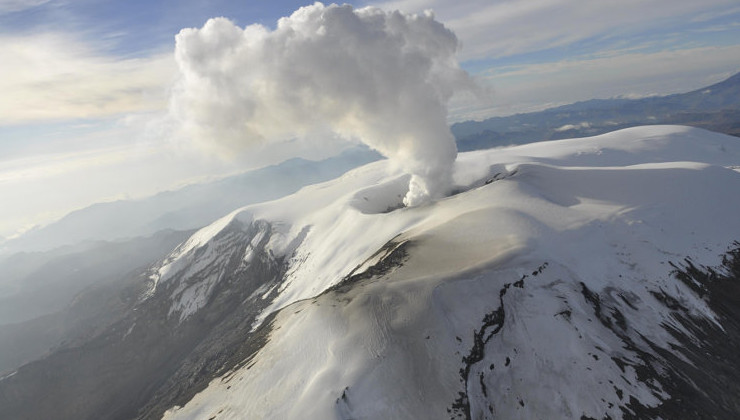 В Колумбии готовятся к извержению вулкана Невадо-дель-Руис - «В мире»