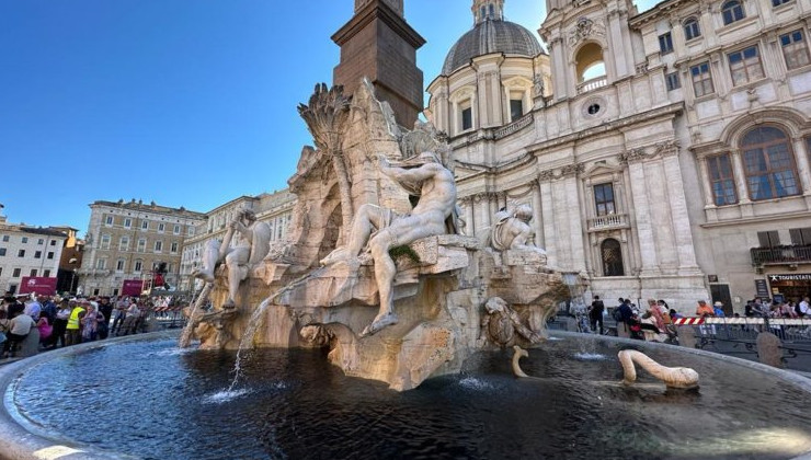 “Не платим за ископаемые”: новая атака климатических активистов на фонтан в Риме - «В мире»
