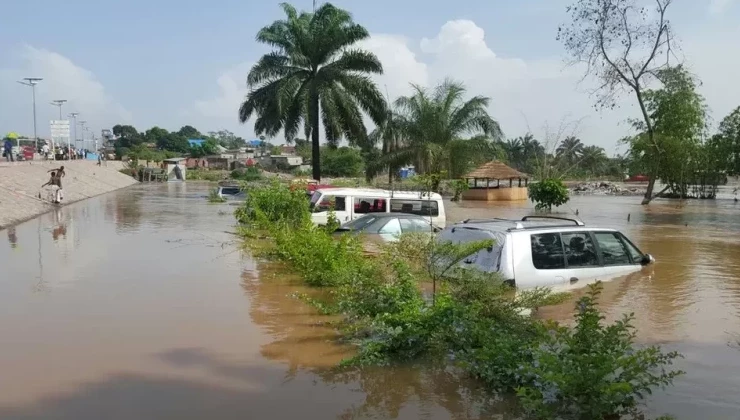 Почти 400 человек погибли в результате проливных дождей, вызвавших наводнения и оползни в Конго - «В мире»