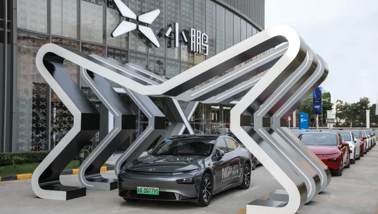 Китайский электромобильный гигант XPeng купит дочернюю компанию EV платформы Didi за 740 миллионов долларов - «В мире»