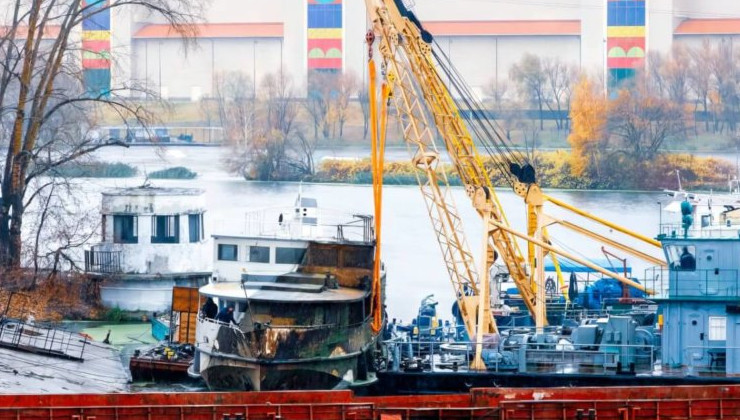 С Москвы-реки убрали более 50 незаконных объектов - «Экология России»