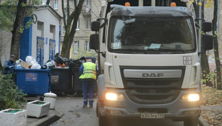 Москва более чем вдвое превысила план закупки мусоровозов - «Экология России»