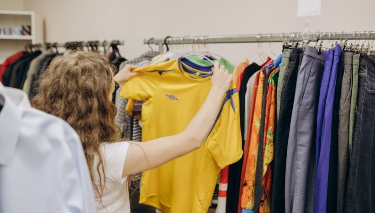 «Вещи перемен»: в России запускают проект по обновлению пространств вещевой помощи - «Зеленая Экономика»